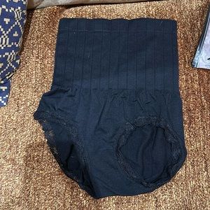 Womens tummy shapers M